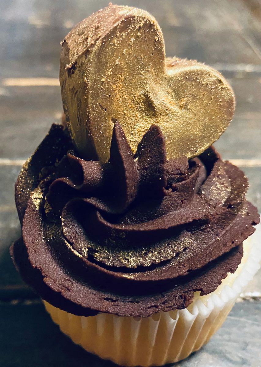 Black and White cupcake
